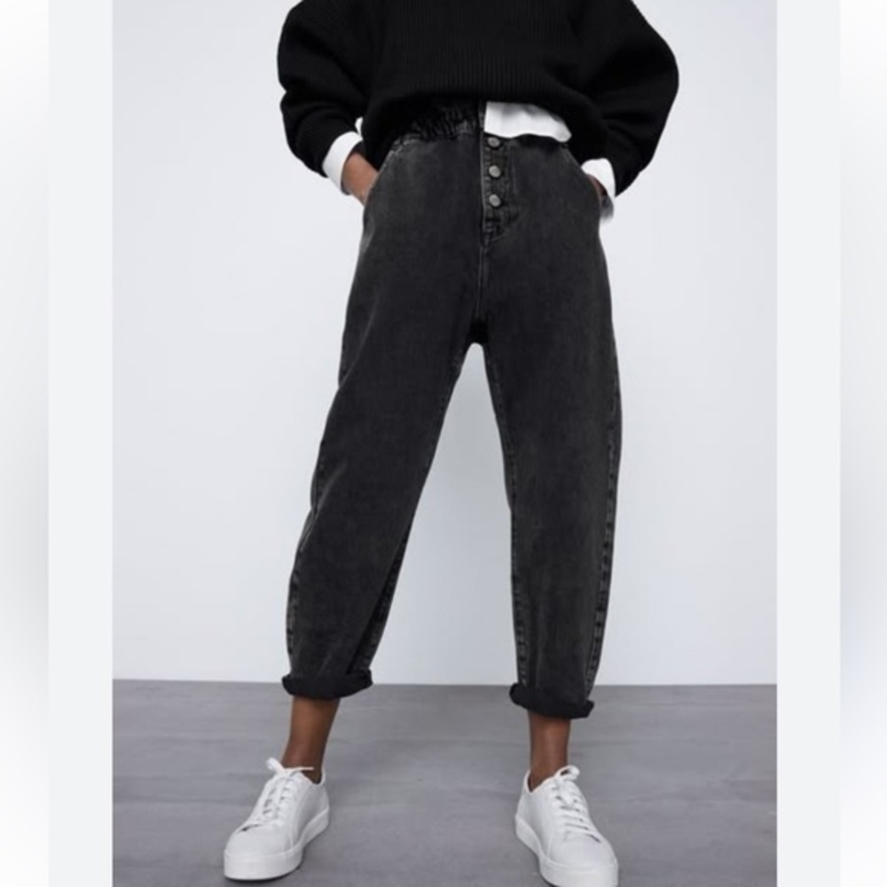 High-Waist Black Pleated Mom Jeans Size Euro 36